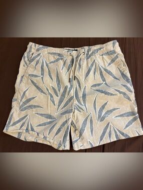 *American Eagle* Men's Tropical Print Drawstring Shorts